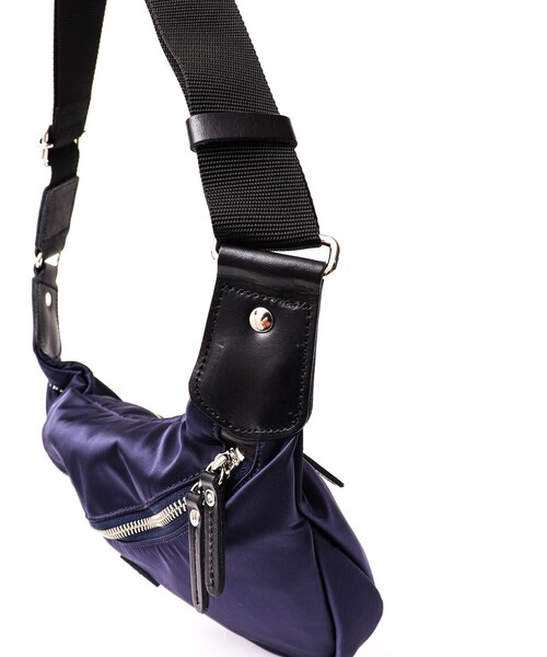 CLEDRAN(クレドラン)の「【CLEDRAN/クレドラン】別注ラウンドボディバッグ(ショルダーバッグ・メンズ・ブラック/ネイビー・FREE)」の9枚目の写真