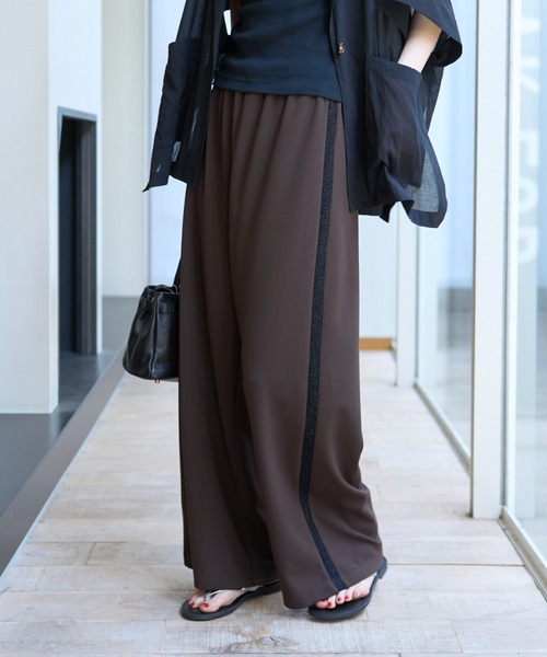 Rouge vif Anna（ルージュヴィフアンナ）の「カットジャージサイドラインパンツ（その他パンツ・レディース・ブラック/ブラウン・36/38）」の2枚目の写真