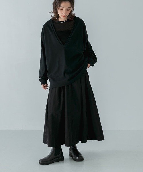 URBAN RESEARCH（アーバンリサーチ）の「メモリータフタボリュームスカート（スカート・レディース・チャコールグレー/ホワイト/ブラック・36/38）」の18枚目の写真