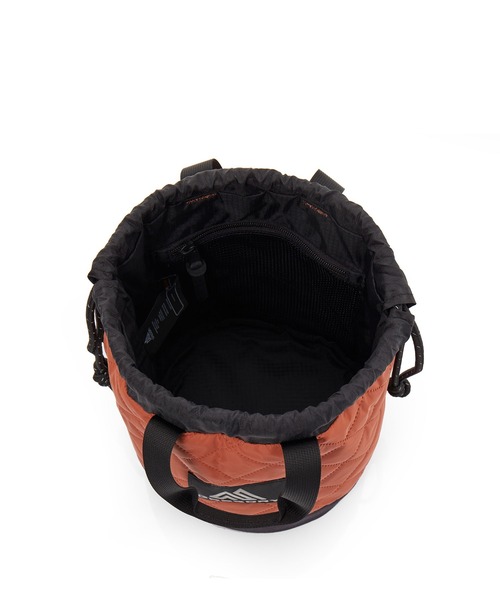 GREGORY(グレゴリー)の「チンチバッグM CINCH BAG M ブラウンキルティッド(ハンドバッグ・メンズ・ブラウン・ONE SIZE)」の4枚目の写真