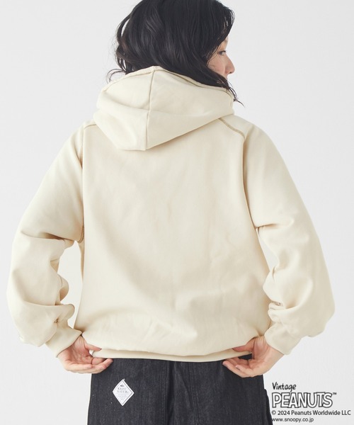 KRIFF MAYER Lady's Collection（クリフメイヤーレディースコレクション）の「裏起毛スヌーピーゆるパーカー（パーカー・レディース・カーキ/ナチュラル/カラフル/チャコール/オレンジ・MEDIUM/LARGE）」の10枚目の写真