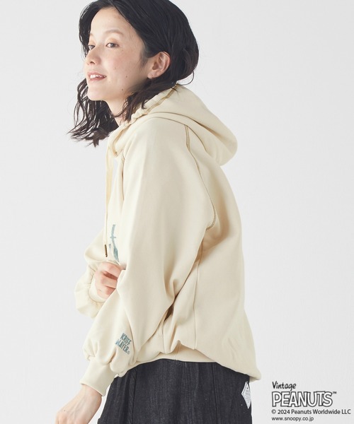 KRIFF MAYER Lady's Collection（クリフメイヤーレディースコレクション）の「裏起毛スヌーピーゆるパーカー（パーカー・レディース・カーキ/ナチュラル/カラフル/チャコール/オレンジ・MEDIUM/LARGE）」の9枚目の写真