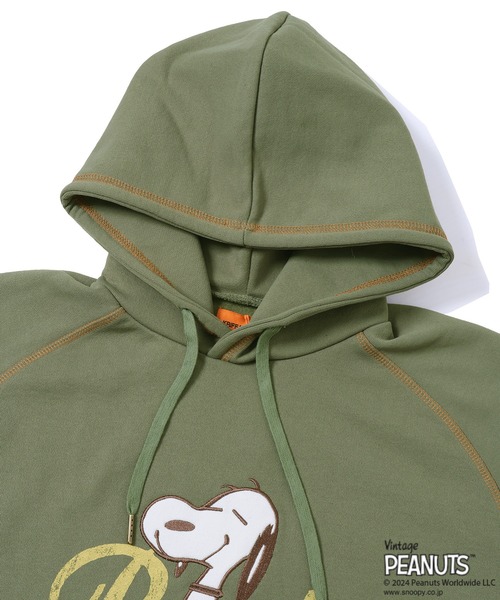 KRIFF MAYER Lady's Collection（クリフメイヤーレディースコレクション）の「裏起毛スヌーピーゆるパーカー（パーカー・レディース・カーキ/ナチュラル/カラフル/チャコール/オレンジ・MEDIUM/LARGE）」の22枚目の写真