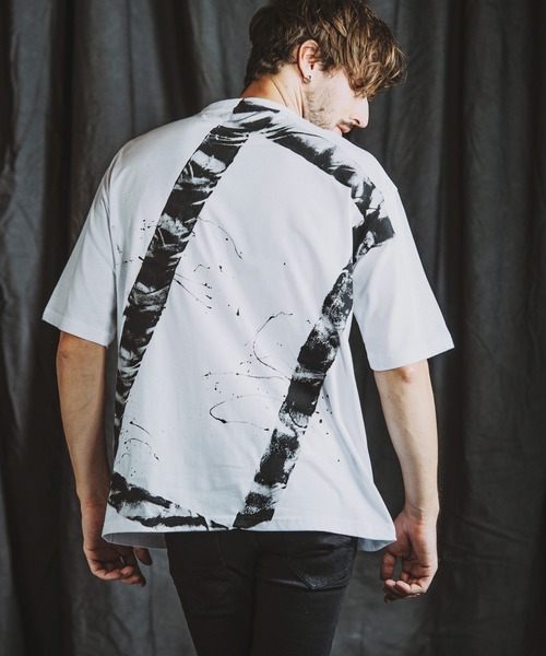 NO ID.(ノーアイディ)の「【NO ID.】NO Paint Loose Crew Neck T-Shirt / NO ペイント ルーズ クルーネック Tシャツ(Tシャツ/カットソー・メンズ・ホワイト×ブラック/ブラック×ホワイト/ブラック×レッド/ホワイト×ブルー・ONE SIZE)」の12枚目の写真