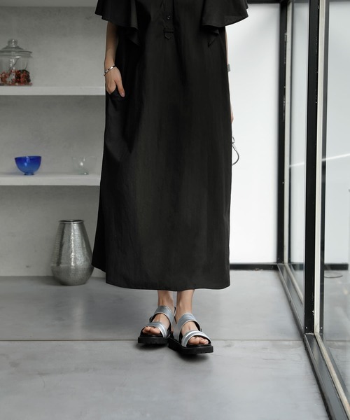 STYLE DELI(スタイルデリ)の「【LUXE】フレアスリーブAラインワンピース(ワンピース・レディース・ブラック/ライトベージュ・MEDIUM/SMALL)」の17枚目の写真