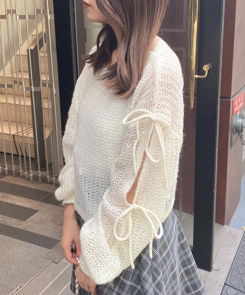 INGNI（イング）の「ショルダースリットリボンモヘアニット（ニット/セーター・レディース・ライトブルー/アイボリー/ピンク/杢グレー・M）」の6枚目の写真