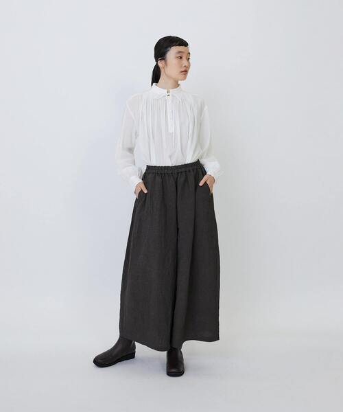LOISIR（ロワズィール）の「バンブーリネンボトルシルエットパンツ