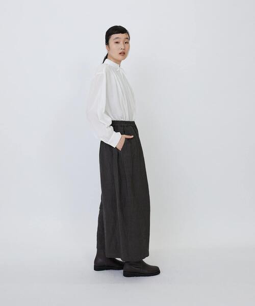 LOISIR（ロワズィール）の「バンブーリネンボトルシルエットパンツ