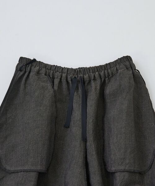 LOISIR（ロワズィール）の「バンブーリネンボトルシルエットパンツ