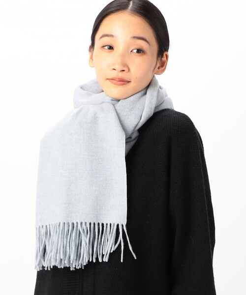 MONO COMME CA(モノコムサ)の「ソフトタッチストール(ストール/ショール・レディース・ブルー/オフホワイト/ベージュ/グレー・FREE)」の4枚目の写真