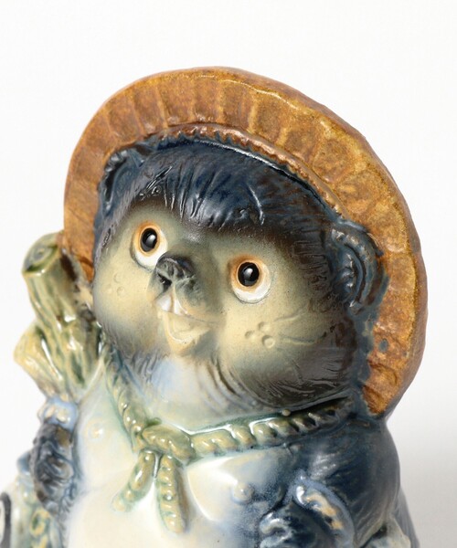 BEAMS JAPAN（ビームス　ジャパン）の「【ビームスの百名品】【別注】信楽焼 たぬき 必勝 小（インテリア雑貨・レディース・ネイビー・ONE SIZE）」の4枚目の写真