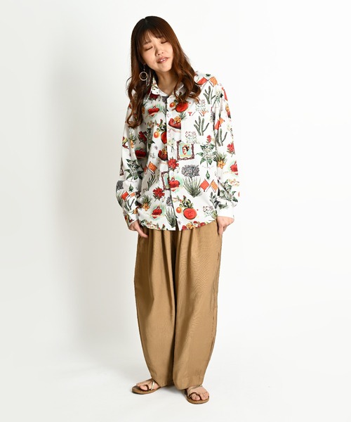 MARAI(マーライ)の「レギュラーカラー 派手柄長袖シャツ(シャツ/ブラウス・レディース・ホワイト/ブラック/ブルー/イエロー・FREE)」の12枚目の写真