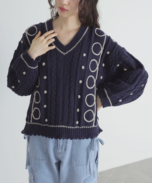somari imagination（ソマリ イマジネーション）の「『ライン配色ケーブルニット』（ニット/セーター・レディース・ネイビー/ライトグレー・FREE）」の2枚目の写真