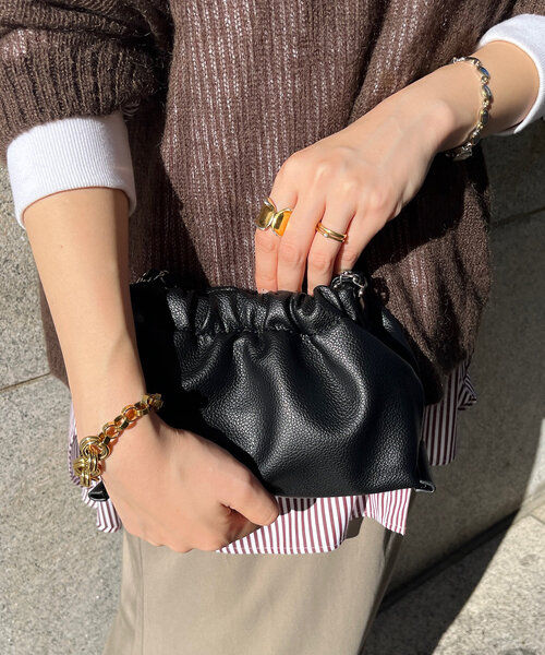 DouDou（ドゥドゥ）の「ギャザーチェーンショルダー（ショルダーバッグ・レディース・ブラック/レッド/ブラウン・FREE）」の4枚目の写真