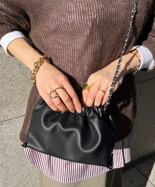 DouDou（ドゥドゥ）の「ギャザーチェーンショルダー（ショルダーバッグ・レディース・ブラック/レッド/ブラウン・FREE）」の5枚目の写真