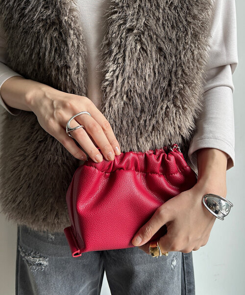 DouDou（ドゥドゥ）の「ギャザーチェーンショルダー（ショルダーバッグ・レディース・ブラック/レッド/ブラウン・FREE）」の13枚目の写真