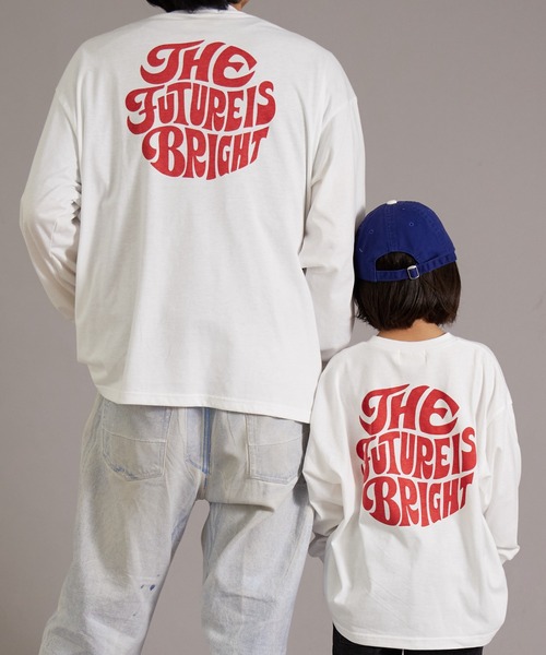 PAIRMANON STREET（ペアマノンストリート）の「【PAIRMANON STREET】【リンクコーデ】【大人サイズ】バックプリント 長袖 Tシャツ（Tシャツ/カットソー・メンズ・ブルー系その他2/ブラック系その他2/ホワイト系その他2/ブラック系その他5/ブラック系その他3/ブラック系その他/ブルー系その他/イエロー/ベージュ系その他/ホワイト系その他3/ホワイト系その他・FREE）」の2枚目の写真