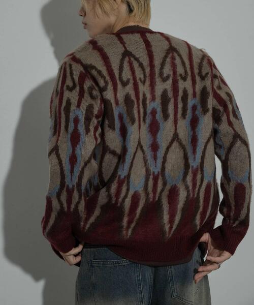 SENSE OF PLACE by URBAN RESEARCH(センスオブプレイスバイアーバンリサーチ)の「『ユニセックス』モヘアライクVネックカーディガン(カーディガン/ボレロ・メンズ・ブラウン/バーガンディー/ブルー・LARGE/MEDIUM)」の9枚目の写真