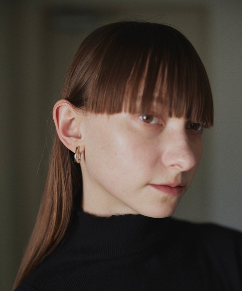 LIAN（リアン）の「ニュアンスメタルフープピアス（ピアス（両耳用）・レディース・ゴールド/シルバー・FREE）」の4枚目の写真