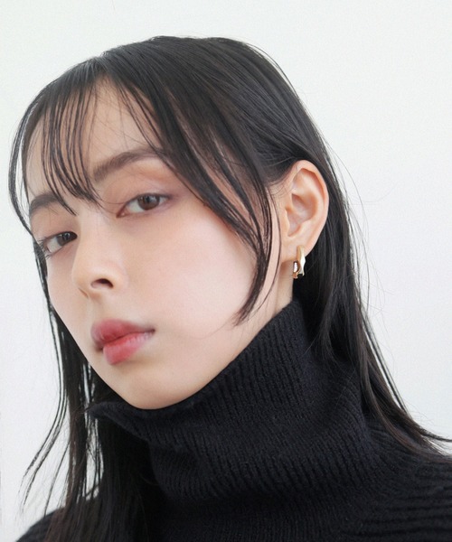 LIAN（リアン）の「ニュアンスメタルフープピアス（ピアス（両耳用）・レディース・ゴールド/シルバー・FREE）」の8枚目の写真