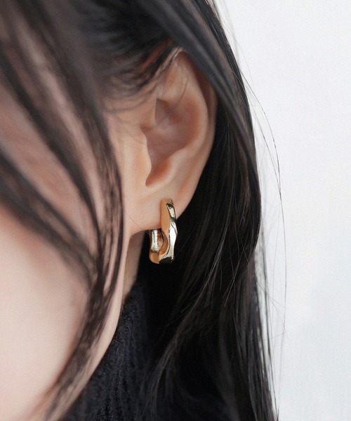 LIAN（リアン）の「ニュアンスメタルフープピアス（ピアス（両耳用）・レディース・ゴールド/シルバー・FREE）」の9枚目の写真