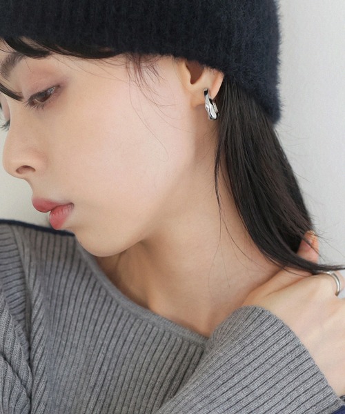 LIAN（リアン）の「ニュアンスメタルフープピアス（ピアス（両耳用）・レディース・ゴールド/シルバー・FREE）」の12枚目の写真