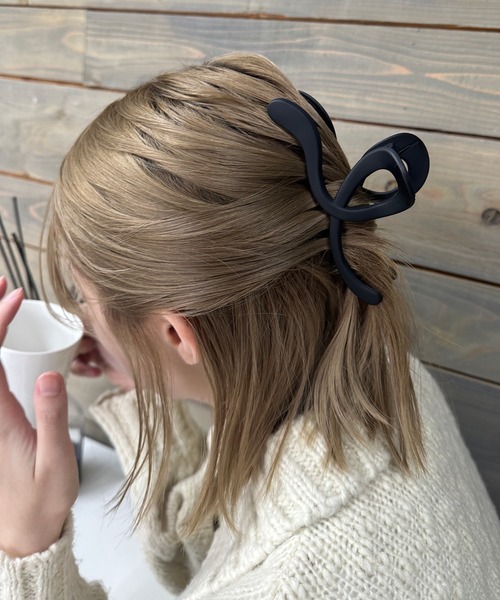 poiregnee（ポワニェ）の「［select］ドローイングヘアクリップ（バレッタ/ヘアクリップ・レディース・ブラック/アイボリー/グレイッシュベージュ・FREE）」の7枚目の写真