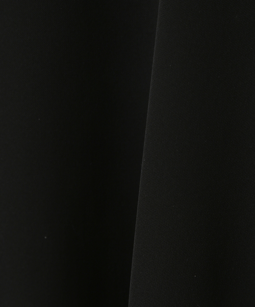 Tiara(ティアラ)の「パフスリーブオーバーブラウス(セットアップ対応)(シャツ/ブラウス・レディース・ネイビー/アイボリー/ブラック・FREE)」の5枚目の写真