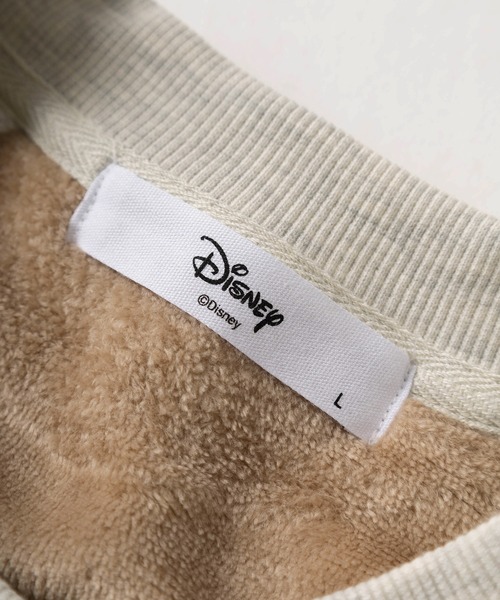 Disney（ディズニー）の「【Disney/ディズニー】アートワークデザイン キャラクタープリント ワンポイント刺繍 裏ボア クルーネックスウェット/トレーナー/ビッグシルエット/くまのプーさん/ミッキーマウス（スウェット・レディース・ブラック/カーキ/アイボリー/ライトブルー/アッシュグレー/ネイビー/ベージュ/スミクロ・M/L）」の12枚目の写真