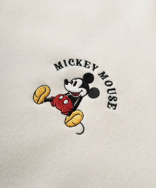Disney（ディズニー）の「【Disney/ディズニー】アートワークデザイン キャラクタープリント ワンポイント刺繍 裏ボア クルーネックスウェット/トレーナー/ビッグシルエット/くまのプーさん/ミッキーマウス（スウェット・レディース・ブラック/カーキ/アイボリー/ライトブルー/アッシュグレー/ネイビー/ベージュ/スミクロ・M/L）」の20枚目の写真
