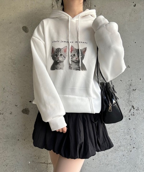 merrylatte(メリーラテ)の「CATプリントパーカー(パーカー・レディース・ホワイト・MEDIUM/LARGE/X-LARGE)」の1枚目の写真