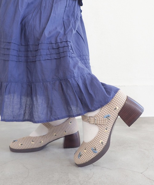 あしながおじさん（アシナガオジサン）の「ストラップパンプス　1310247（パンプス・レディース・ライトブルー/ブラック/ダークブラウン/マルチ/ベージュ系その他・24.5cm/24cm/23.5cm/23cm/22.5cm）」の3枚目の写真