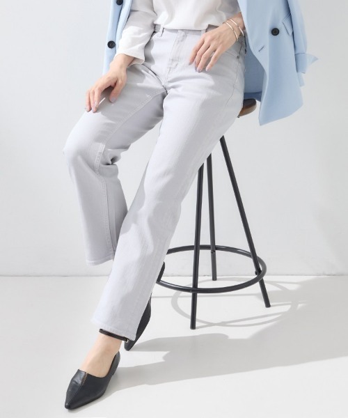 INDIVI（インディヴィ）の「【春の新色登場！褒められデニム】スリムストレート デニムパンツ（デニムパンツ・レディース・ホワイト/クリアブルー/ブラック/ネイビー/チャコールグレー/ライトグレー・38/36/05/15 /13/40/34/03/12/19/42）」の4枚目の写真