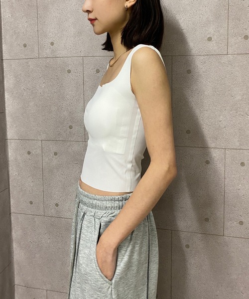 NANEA（ナネア）の「カップ付きシームレスタンクトップ（タンクトップ・レディース・ホワイト/ブラック/ベージュ/グレー・フリー/X-LARGE）」の12枚目の写真