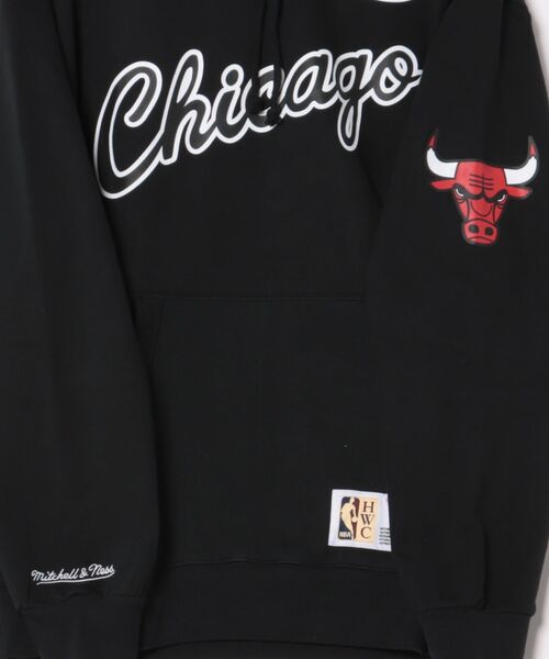 Mitchell&Ness(ミッチェル&ネス)の「【Mitchell&Ness】GAME TIME FLEECE HOODIE CBU/ヴィンテージフーディ/メンズ/シカゴ・ブルズ(パーカー・メンズ・ブラック・3L/L/M)」の3枚目の写真