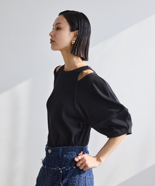 AIC.（エーアイシー）の「カットアウトコクーンスリーブサーマルトップス（Tシャツ/カットソー・レディース・キナリ/ブラック・FREE）」の4枚目の写真