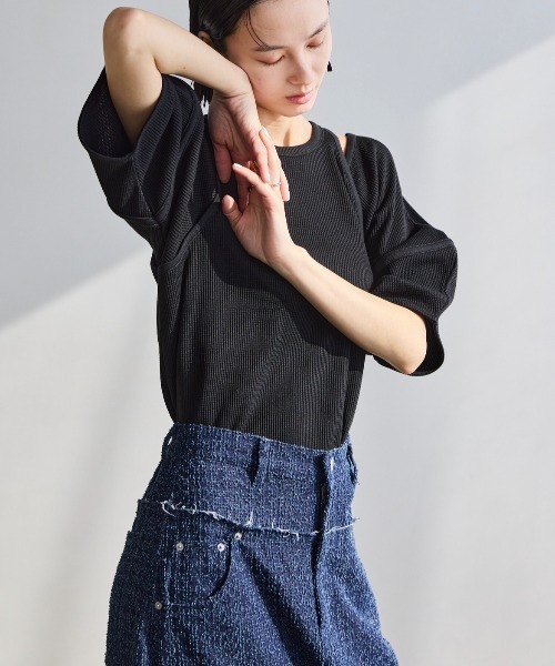 AIC.（エーアイシー）の「カットアウトコクーンスリーブサーマルトップス（Tシャツ/カットソー・レディース・キナリ/ブラック・FREE）」の5枚目の写真