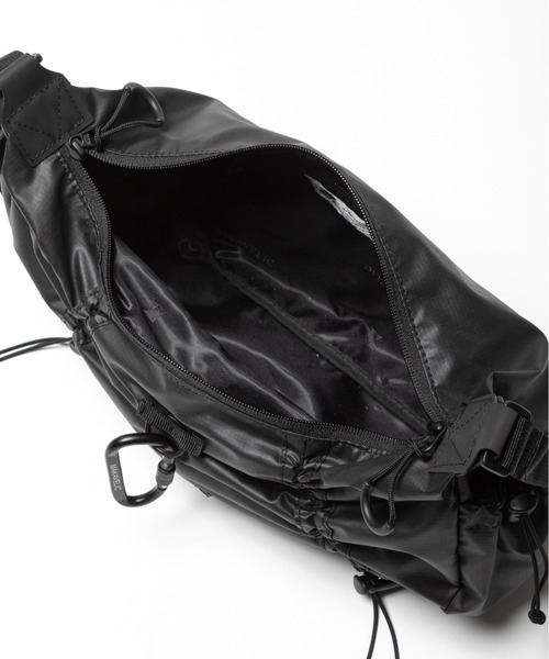 MAKAVELIC(マキャベリック)の「Across Shoulder Bag(ショルダーバッグ・メンズ・ブラック・ONESIZE)」の8枚目の写真