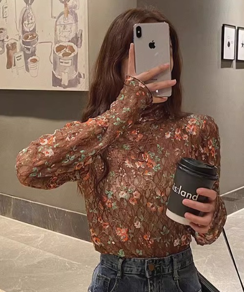 CELENA BEATS(セレナビーツ)の「花柄 メローシャーリング レース シアートップス(Tシャツ/カットソー・レディース・アイボリー/グリーン/ライトブルー/ネイビー/ブラウン/ピンク・FREE)」の12枚目の写真