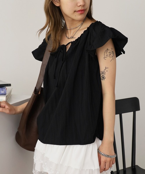 ROOPTOKYO（ループトウキョウ）の「Ribbon sleeveless blouse / リボンノースリーブブラウス（シャツ/ブラウス・レディース・イエロー/ホワイト/ブラック/サックスブルー・FREE）」の2枚目の写真