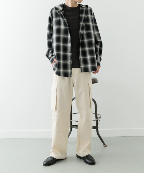 ITEMS URBANRESEARCH（アイテムズ アーバンリサーチ）の「オンブレチェック シャツパーカー（シャツ/ブラウス・メンズ・ブラック/ブラウン/ベージュ・MEDIUM/LARGE）」の8枚目の写真