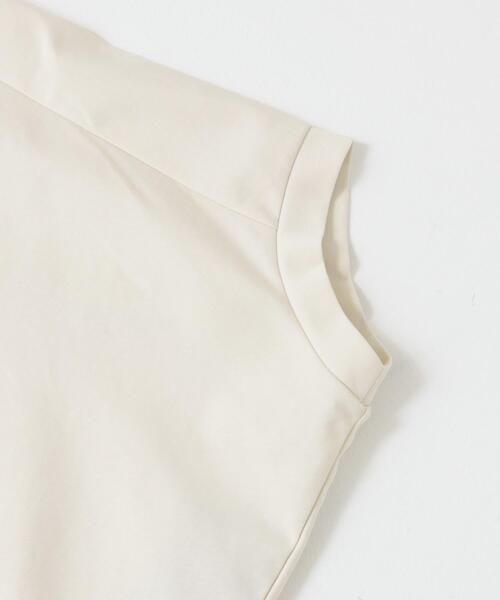 URBAN RESEARCH ROSSO WOMEN（アーバンリサーチ　ロッソ）の「UVカットドルマンスリーブプルオーバー（Tシャツ/カットソー・レディース・アイボリー/グリーン系その他/チャコールグレー/レッド系その他・FREE）」の7枚目の写真