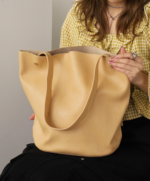 ROOPTOKYO(ループトウキョウ)の「Fake Leather One shoulder bag with pouch/フェイクレザー ポーチ付き ワンショルダーバッグ 秋物 秋服 2026年秋冬(ショルダーバッグ・レディース・ブラック/アイボリー/ピンク/キャメル/ブラウン/イエロー/ベージュ・FREE)」の5枚目の写真