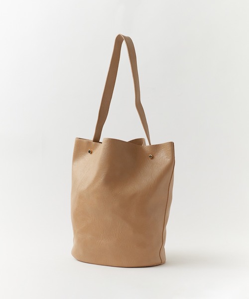 ROOPTOKYO(ループトウキョウ)の「Fake Leather One shoulder bag with pouch/フェイクレザー ポーチ付き ワンショルダーバッグ 秋物 秋服 2026年秋冬(ショルダーバッグ・レディース・ブラック/アイボリー/ピンク/キャメル/ブラウン/イエロー/ベージュ・FREE)」の21枚目の写真