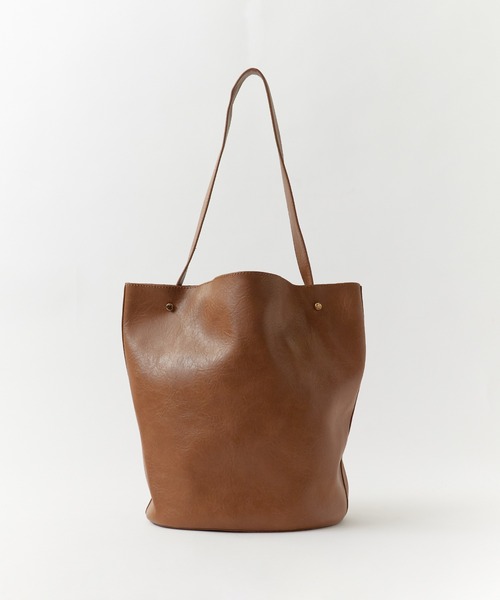 ROOPTOKYO(ループトウキョウ)の「Fake Leather One shoulder bag with pouch/フェイクレザー ポーチ付き ワンショルダーバッグ 秋物 秋服 2026年秋冬(ショルダーバッグ・レディース・ブラック/アイボリー/ピンク/キャメル/ブラウン/イエロー/ベージュ・FREE)」の17枚目の写真