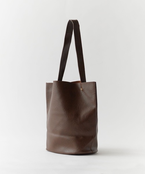 ROOPTOKYO(ループトウキョウ)の「Fake Leather One shoulder bag with pouch/フェイクレザー ポーチ付き ワンショルダーバッグ 秋物 秋服 2026年秋冬(ショルダーバッグ・レディース・ブラック/アイボリー/ピンク/キャメル/ブラウン/イエロー/ベージュ・FREE)」の14枚目の写真