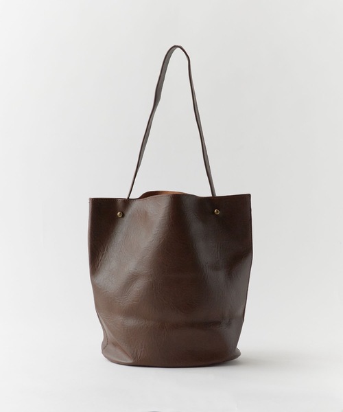 ROOPTOKYO(ループトウキョウ)の「Fake Leather One shoulder bag with pouch/フェイクレザー ポーチ付き ワンショルダーバッグ 秋物 秋服 2026年秋冬(ショルダーバッグ・レディース・ブラック/アイボリー/ピンク/キャメル/ブラウン/イエロー/ベージュ・FREE)」の15枚目の写真