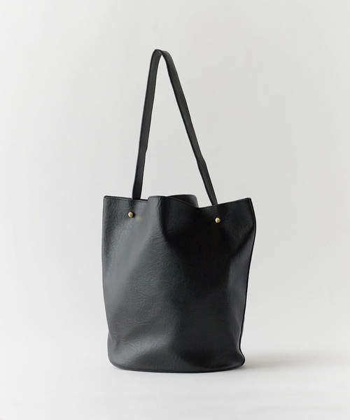 ROOPTOKYO(ループトウキョウ)の「Fake Leather One shoulder bag with pouch/フェイクレザー ポーチ付き ワンショルダーバッグ 秋物 秋服 2026年秋冬(ショルダーバッグ・レディース・ブラック/アイボリー/ピンク/キャメル/ブラウン/イエロー/ベージュ・FREE)」の12枚目の写真