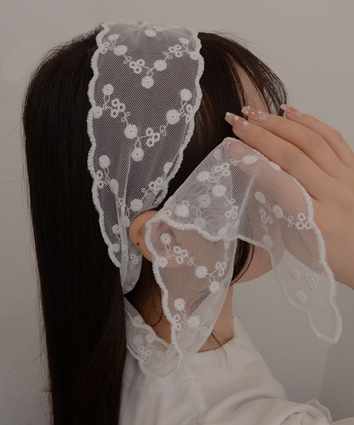 TONE SELECT GOODS(トーンセレクトグッズ)の「【resonance】レース デザイン スカーフリボン【マルチウェイ/5パターン展開】(バンダナ/スカーフ・レディース・ホワイト系1/ホワイト系3/ホワイト系4/ホワイト系5/ブラック系1/ブラック系2/ブラック系3/ブラック系4/ブラック系5/ホワイト系2・FREE)」の13枚目の写真