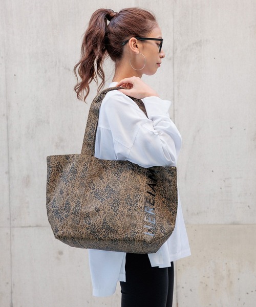 HEREIAM（ヘレイアム）の「【HEREIAM】撥水/ＷロゴマルチトートBAG（トートバッグ・レディース・カモフラージュ/レオパード/レッド/バイオレット/ブラック・FREE）」の5枚目の写真